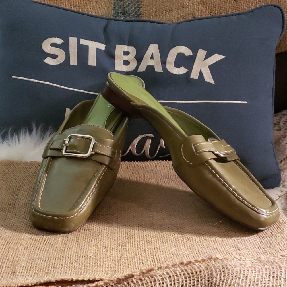 Michelle D Slip Ons Size 9.5